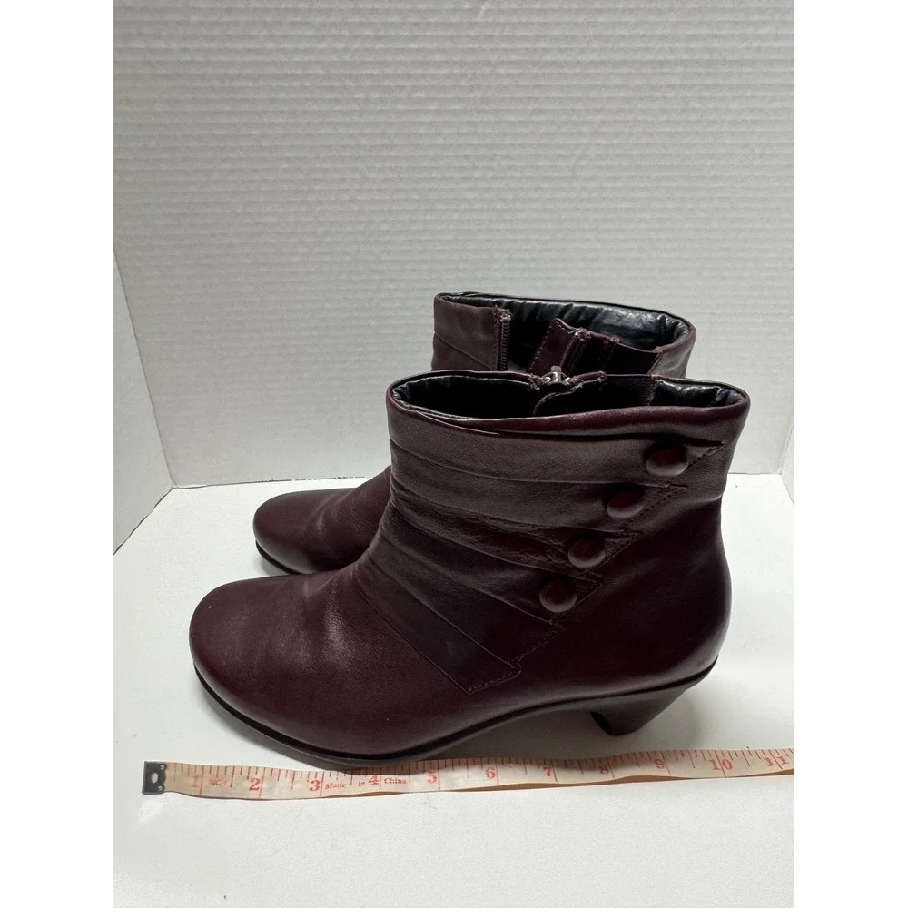 Naot‎ Burgundy Leather Pleated Button Ankle Boots Zipper Block Heel 39 8